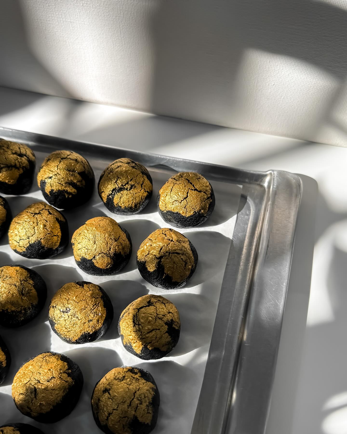 CHARCOAL PINEAPPLE TART